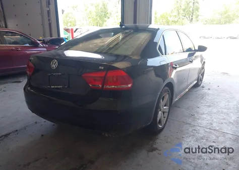 2012 Volkswagen Passat 2.5L Se из США, поврежденный, VIN 1VWBP7A31CC049830